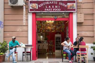 Ristoranti indiani, fast food olandesi, coiffeur cinesi: il "mondo" in un angolo di Bari